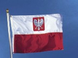 Поляки считают, что силовыми структурами в Беларуси управляют из Кремля. Флаг Польши
